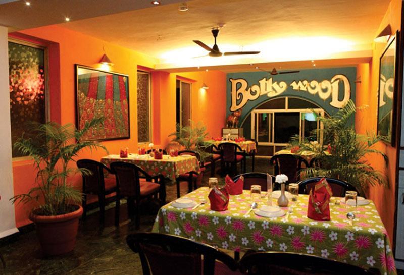 Hotel Treehouse Stamp à Colva Extérieur photo